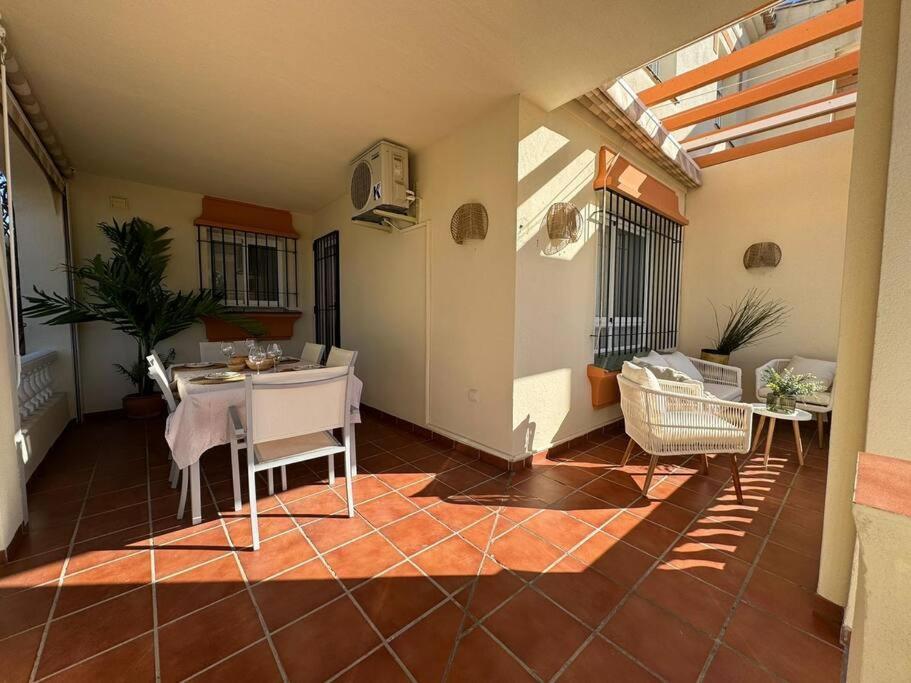 Nuevo Torrox Deluxe Beach & Piscina מראה חיצוני תמונה